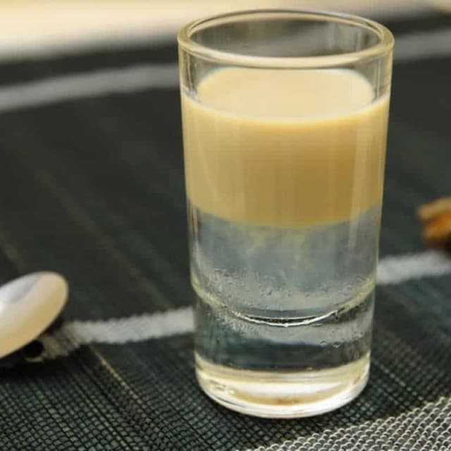 Photo of a Slippery Nipple cocktail